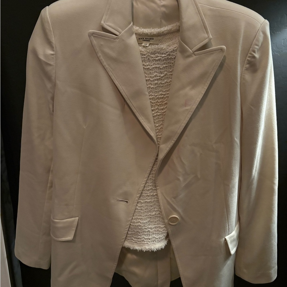 Max Studio Elegant Cream Stretch 4 Piece Suit